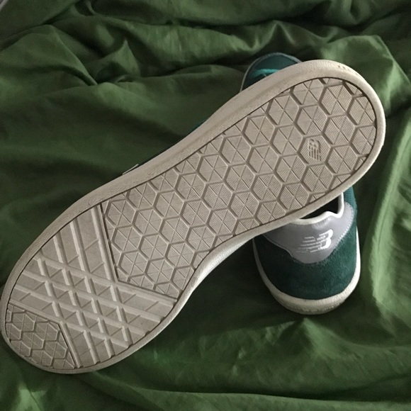New Balance Shoes - Picture 4 of 4